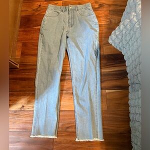 VALE Light Wash Straight Leg Jeans Raw Hem Size‎ (see measurements) (0309)
